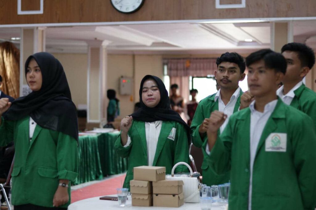 Mahasiswa FEBI UIN Syahada Padangsidimpuan Ikuti Lomba Business Model Canvas (BMC) Industri Halal MEBI SMMIT Se-Indonesia di UIN Antasari Banjarmasin
