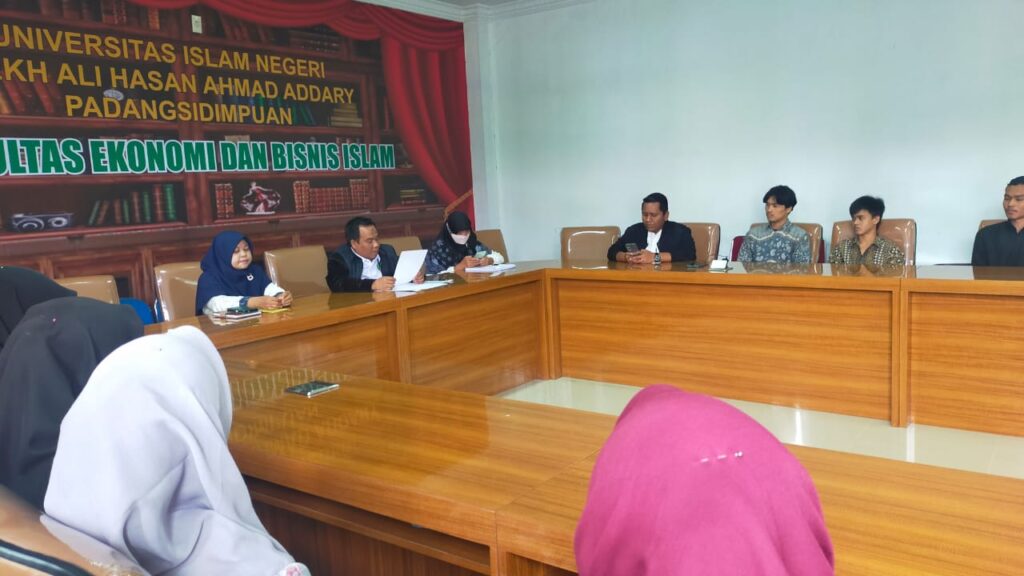 FEBI Serahkan Donasi kepada Mahasiswa Ma’had Al-Jamiah